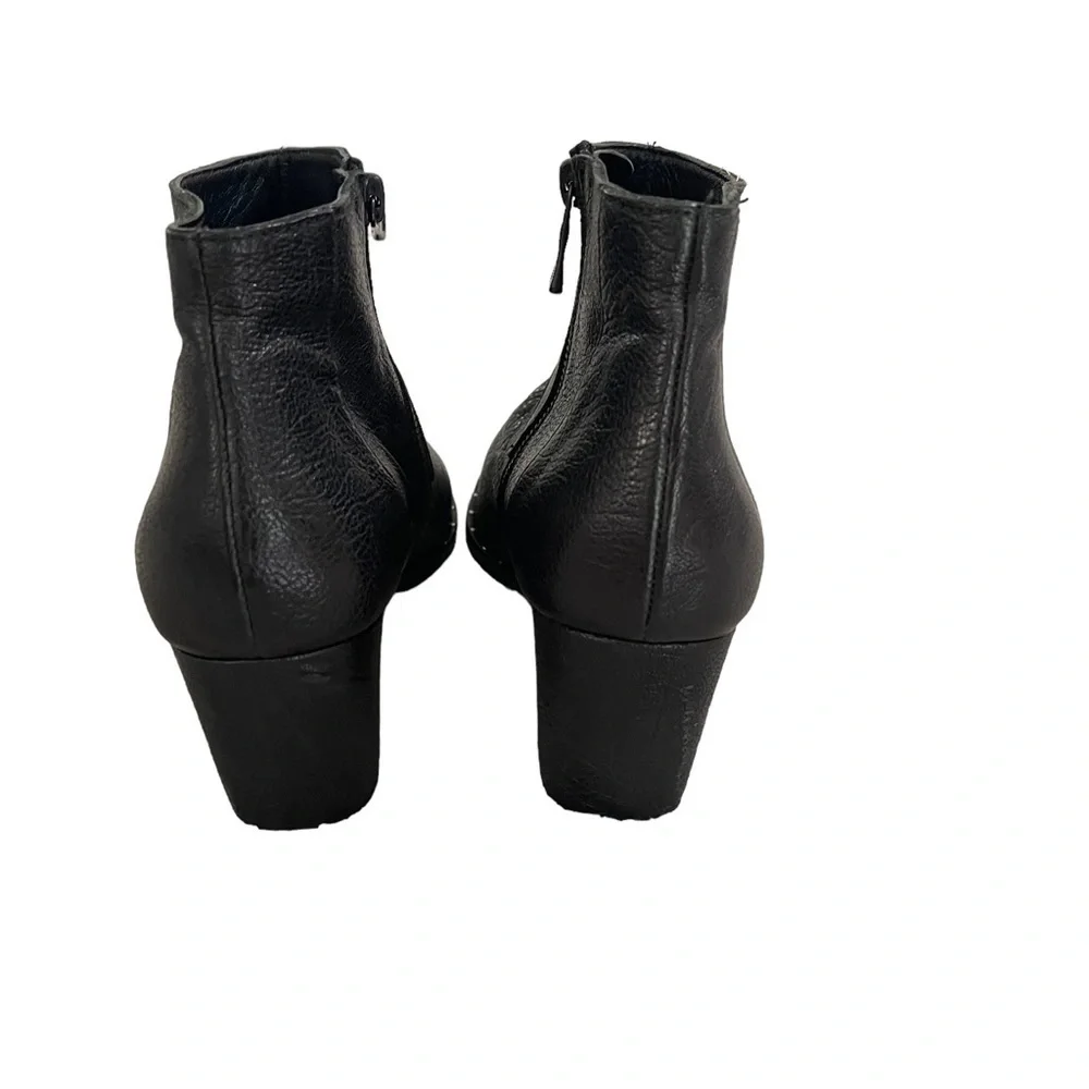 Freda Salvador Ankle Booties Black Calf Leather Block Heel Size 7